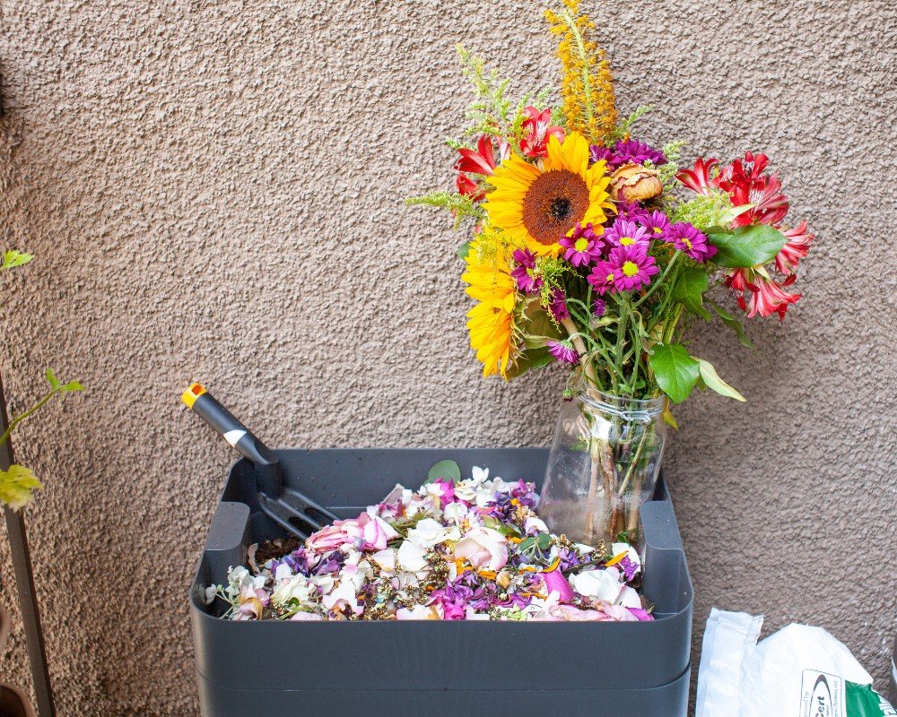 odorless indoor compost bin