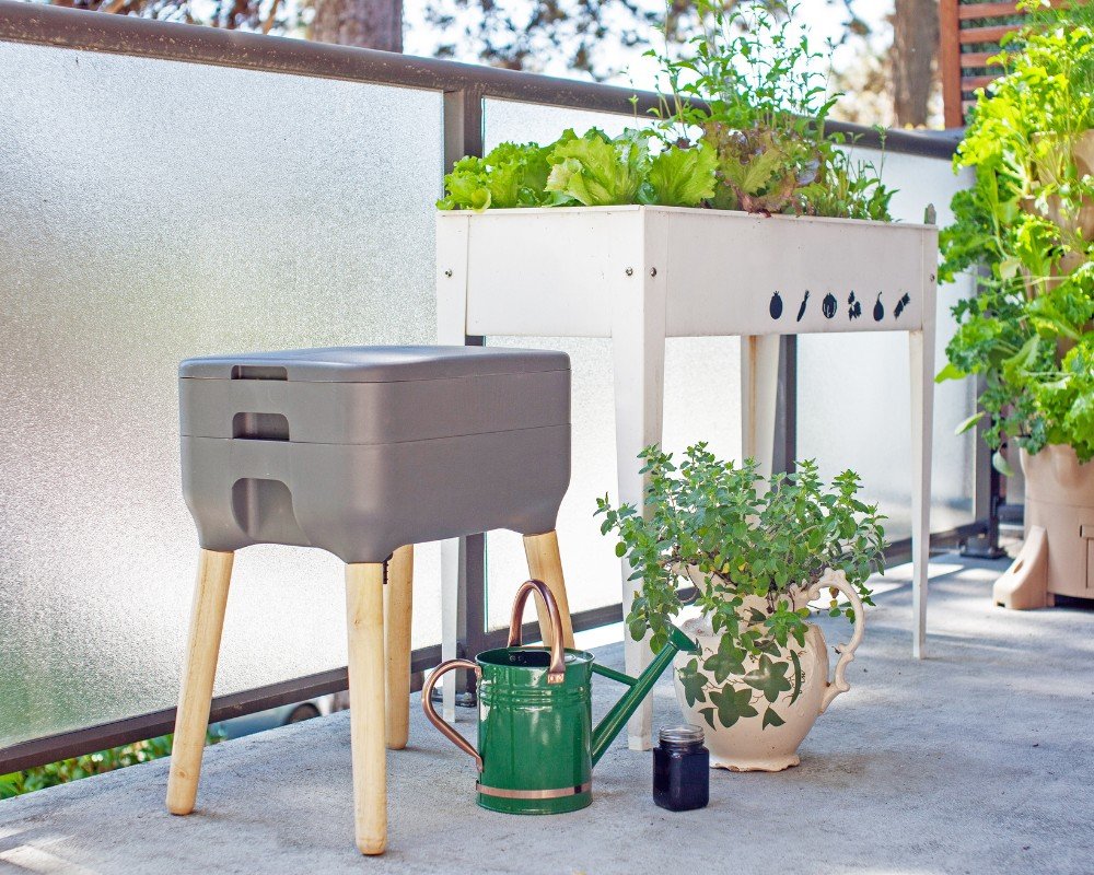 how to start a worm bin in an apartment